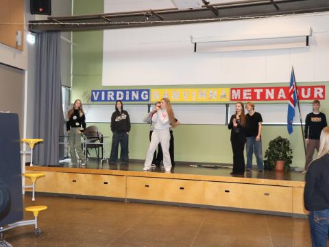 Students at Klébergsskóli practicing for Skrekkur