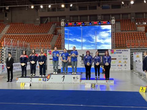 Sóldís Inga 10. bekk Klébergsskóla bronshafi á EM U21 í bogfimi