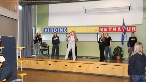 Nemendur í Klébergsskóla að æfa fyrir Skrekk