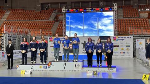 Sóldís Inga 10. bekk Klébergsskóla bronshafi á EM U21 í bogfimi